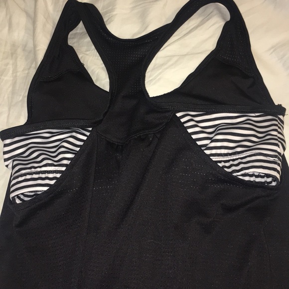 Black workout tank - Picture 2 of 2